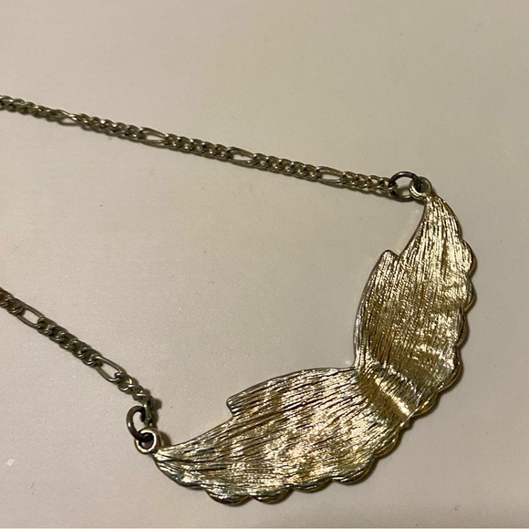 Vintage Enamel Butterfly Necklace Gold-tone Figaro 18 in Chain - Picture 3 of 4